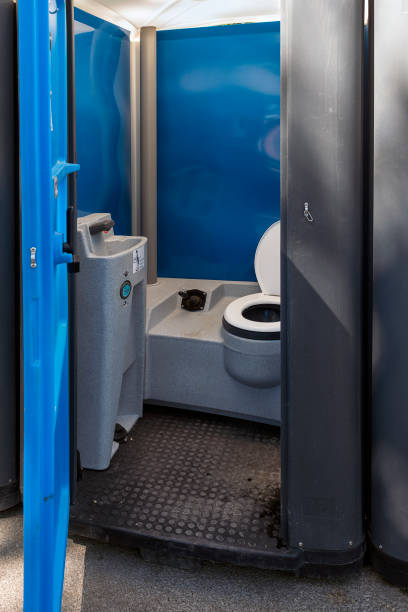 Best Temporary restroom rental  in Mapleton, IA